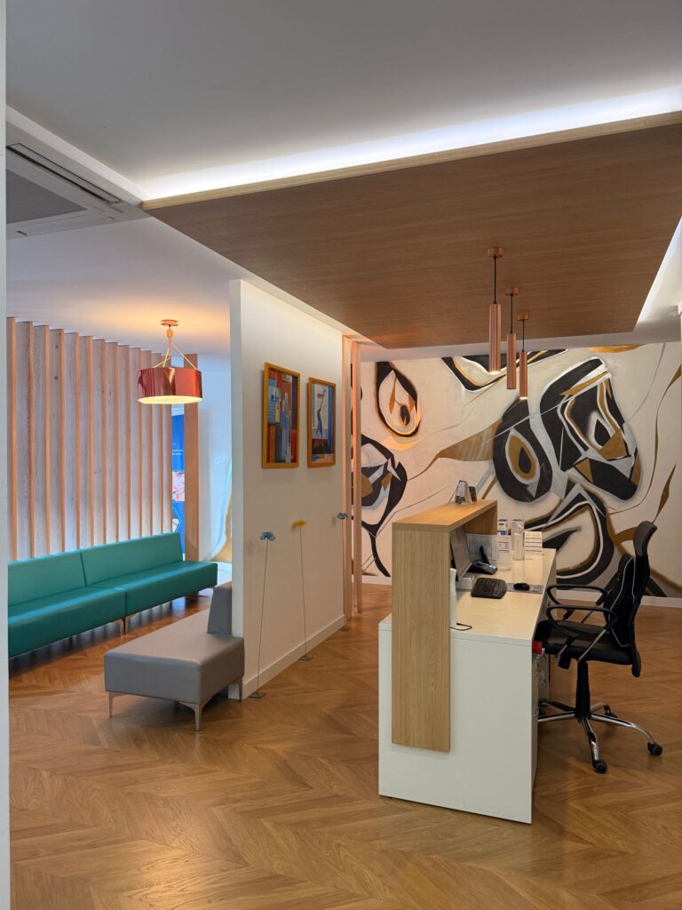 recepción y sala espera